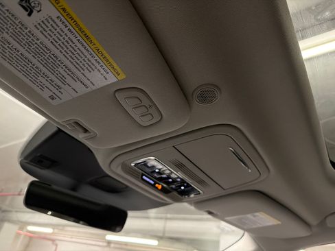 New 2026 Lincoln Aviator AWD image 32