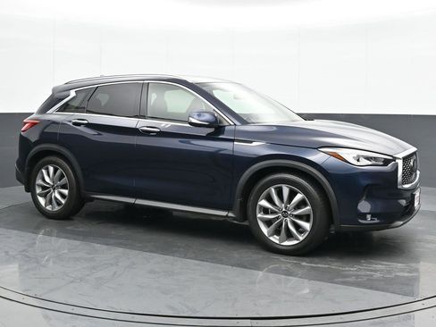 Used 2021 INFINITI QX50 Essential image 8