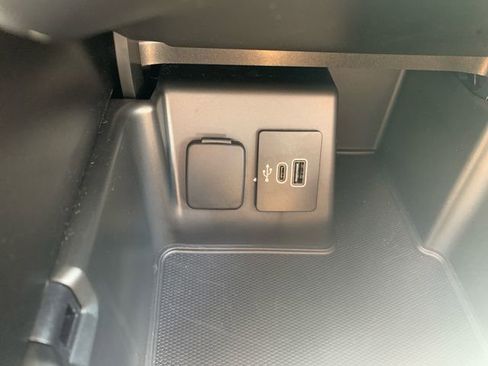 Certified 2025 Ford Explorer Active w/ Active Comfort Package image 29