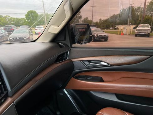 Used 2015 Cadillac Escalade ESV Premium AWD/4WD image 16