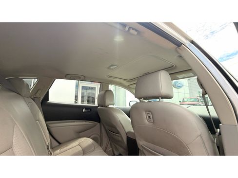 Used 2011 Nissan Rogue SV w/ SL Pkg AWD/4WD image 10