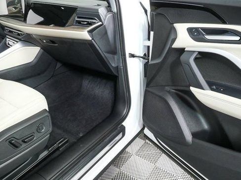 Used 2025 Audi Q5 Premium w/ Convenience Package image 25