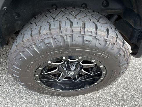 Used 2018 Jeep Wrangler Unlimited Sahara w/ Cold Weather Group AWD/4WD image 12