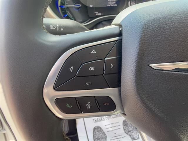 Used 2024 Chrysler Pacifica Limited FWD image 16