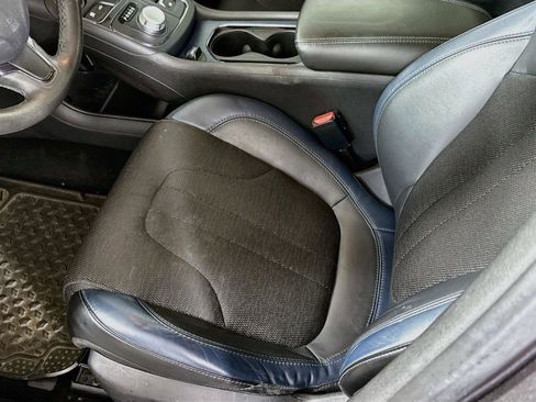 Used 2015 Chrysler 200 S w/ Comfort Group FWD image 12