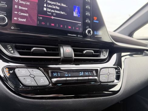 Used 2019 Toyota C-HR Limited image 17