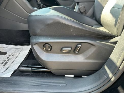 Used 2020 Volkswagen Tiguan SE FWD image 23