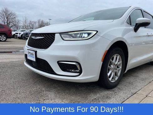 Used 2023 Chrysler Pacifica Touring-L FWD image 16