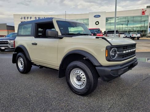 New 2025 Ford Bronco 2-Door AWD/4WD image 32