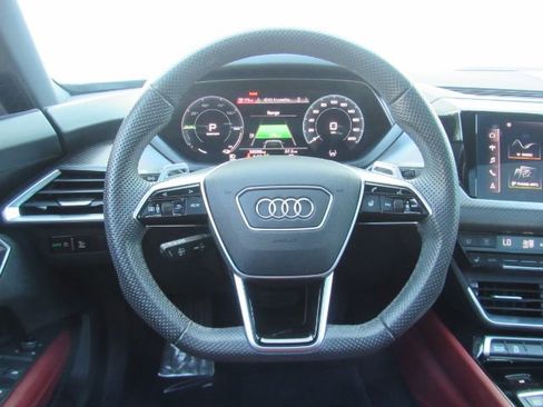Used 2023 Audi e-tron GT Prestige w/ Prestige Package image 34