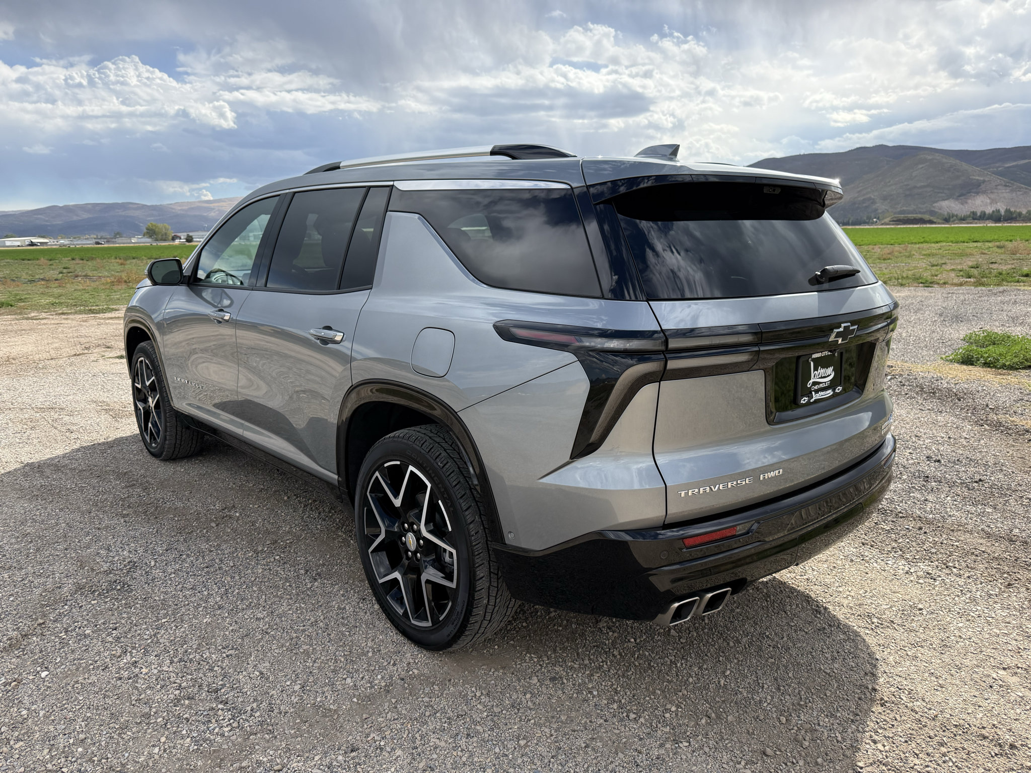 Used 2025 Chevrolet Traverse High Country AWD/4WD image 5
