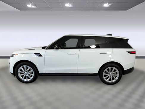 Used 2024 Land Rover Range Rover Sport SE image 2