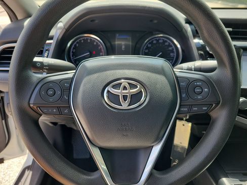 Used 2020 Toyota Camry LE FWD image 18