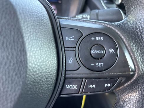 Used 2021 Toyota Corolla LE FWD image 17
