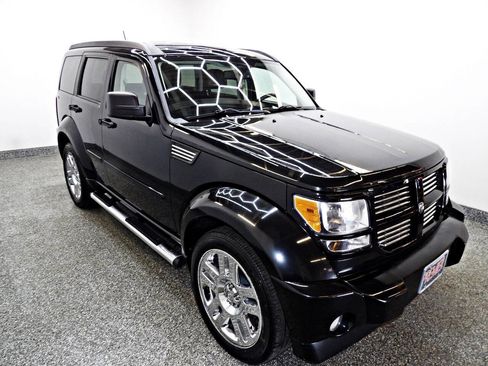 Used 2010 Dodge Nitro SXT w/ Navigation Convenience Group image 3