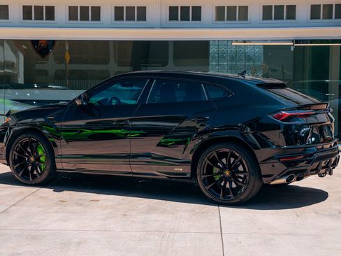 Used 2024 Lamborghini Urus S AWD/4WD image 16