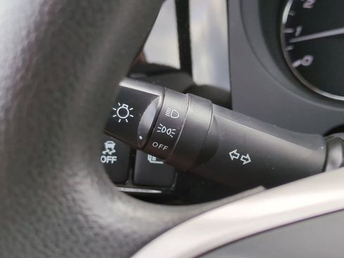 Used 2018 Mitsubishi Outlander ES AWD/4WD image 26