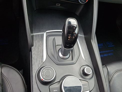 Used 2019 Alfa Romeo Giulia AWD w/ Nero Edizione image 17