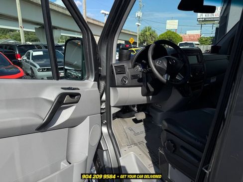 Used 2018 Mercedes-Benz Sprinter 2500 image 20