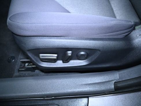 Used 2022 Toyota Camry LE image 24