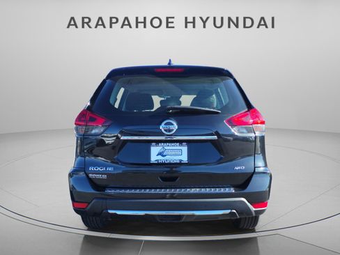 Used 2019 Nissan Rogue S image 4