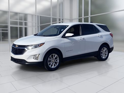 Used 2018 Chevrolet Equinox LT image 3