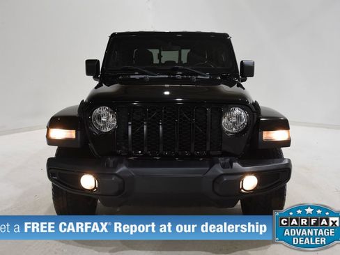 Used 2022 Jeep Gladiator Sport AWD/4WD image 2