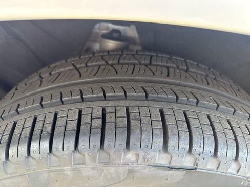 Used 2023 Volvo XC90 B5 Plus w/ Protection Package Premier AWD/4WD image 11