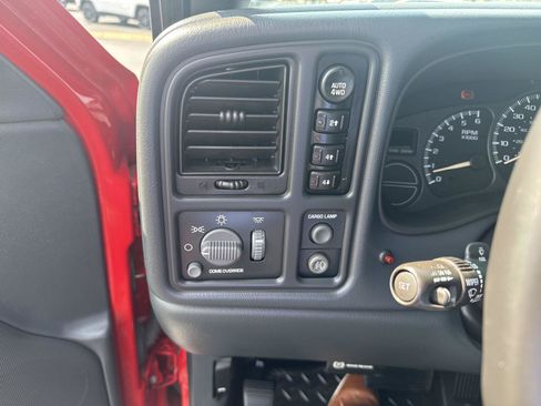 Used 2002 Chevrolet Avalanche 4x4 w/ Off-Road Suspension Pkg image 21