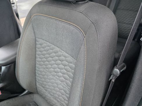 Used 2019 Chevrolet Equinox LT w/ LPO, Cargo Package FWD image 21