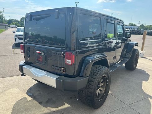 Used 2015 Jeep Wrangler Unlimited Sahara w/ Connectivity Group AWD/4WD image 5