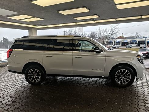 Used 2025 Ford Expedition Max Platinum image 4