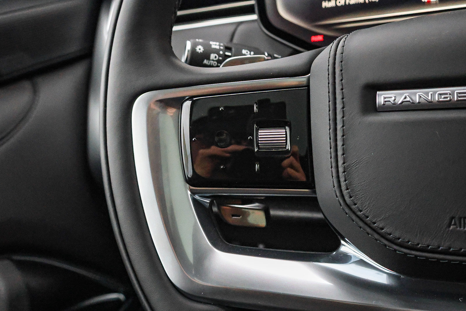 New 2026 Land Rover Range Rover SE AWD/4WD image 37