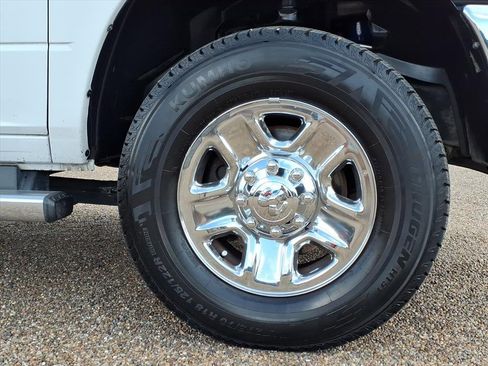 Used 2018 RAM 2500 Tradesman w/ Chrome Appearance Group image 11