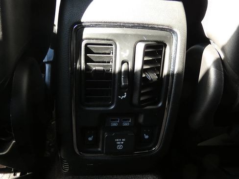 Used 2017 Jeep Grand Cherokee Limited w/ Trailer Tow Group IV image 26