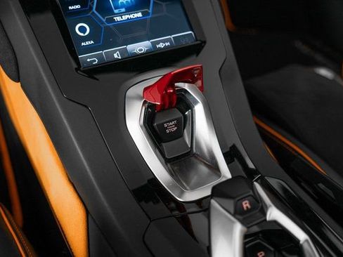 Used 2024 Lamborghini Huracan EVO image 24