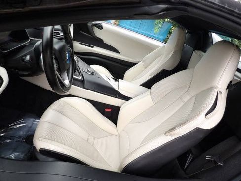 Used 2019 BMW i8 Roadster AWD/4WD image 28