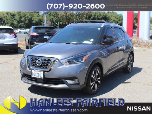 Used 2020 Nissan Kicks SR w/ SR Premium Package FWD image 3