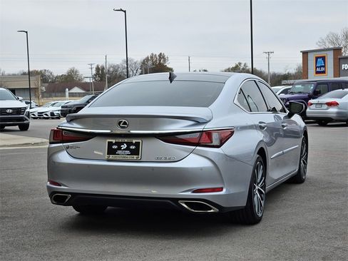 Used 2023 Lexus ES 350 Luxury image 4