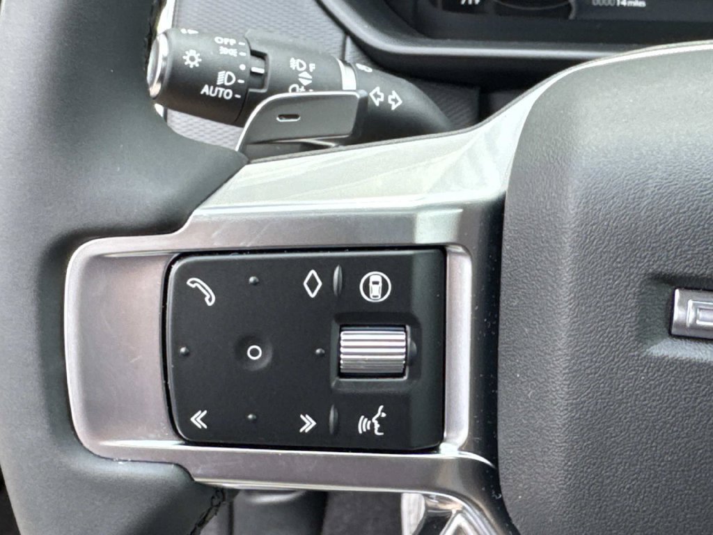 New 2026 Land Rover Discovery Dynamic SE AWD/4WD image 32