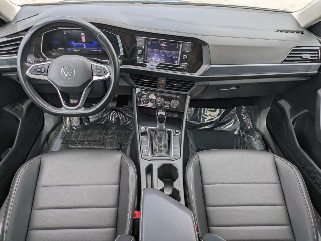 Used 2024 Volkswagen Jetta SE FWD image 14