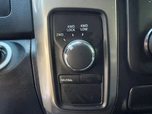 Used 2013 RAM 1500 Classic SLT AWD/4WD image 10