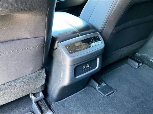 Used 2024 Nissan Pathfinder SV AWD/4WD image 10