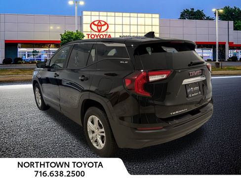 Used 2024 GMC Terrain SLE image 10