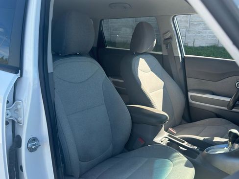Used 2016 Kia Soul EV FWD image 30