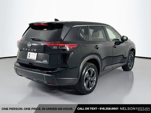 Certified 2025 Nissan Rogue SV AWD/4WD image 5