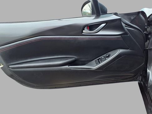 Used 2019 MAZDA MX-5 Miata Club image 17