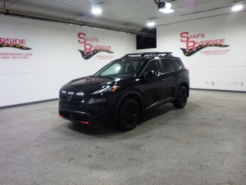 Used 2025 Nissan Rogue SV w/ Rock Creek Premium Package AWD/4WD image 1