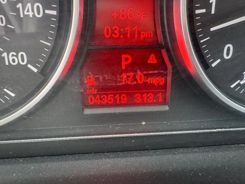 Used 2011 BMW 328i Convertible image 8