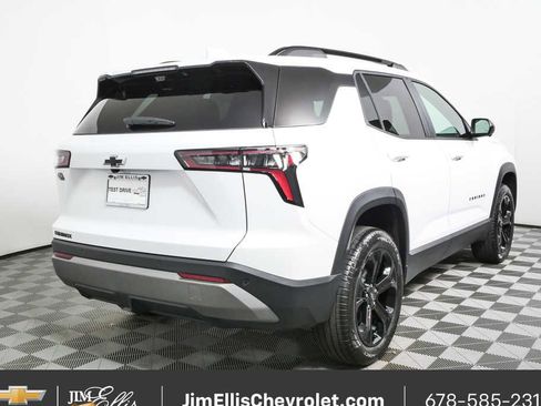 New 2026 Chevrolet Equinox LT w/ Midnight Edition FWD image 3